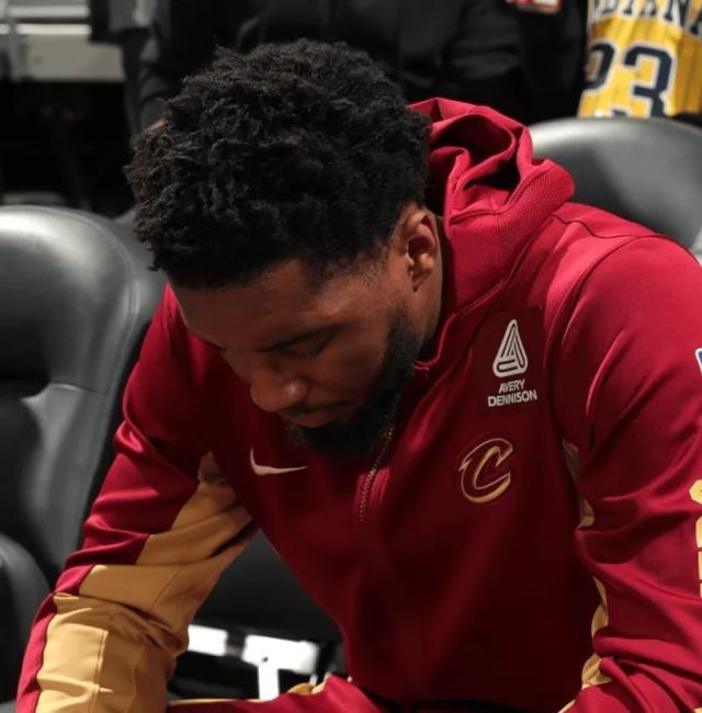 开云集团-米切尔独木难支！骑士伤兵满营赛季初恐迅速掉队