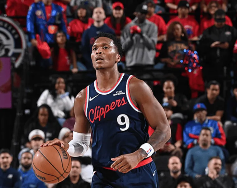 上赛季被横扫！快船23分大胜步行者，结束面对步行者3连败